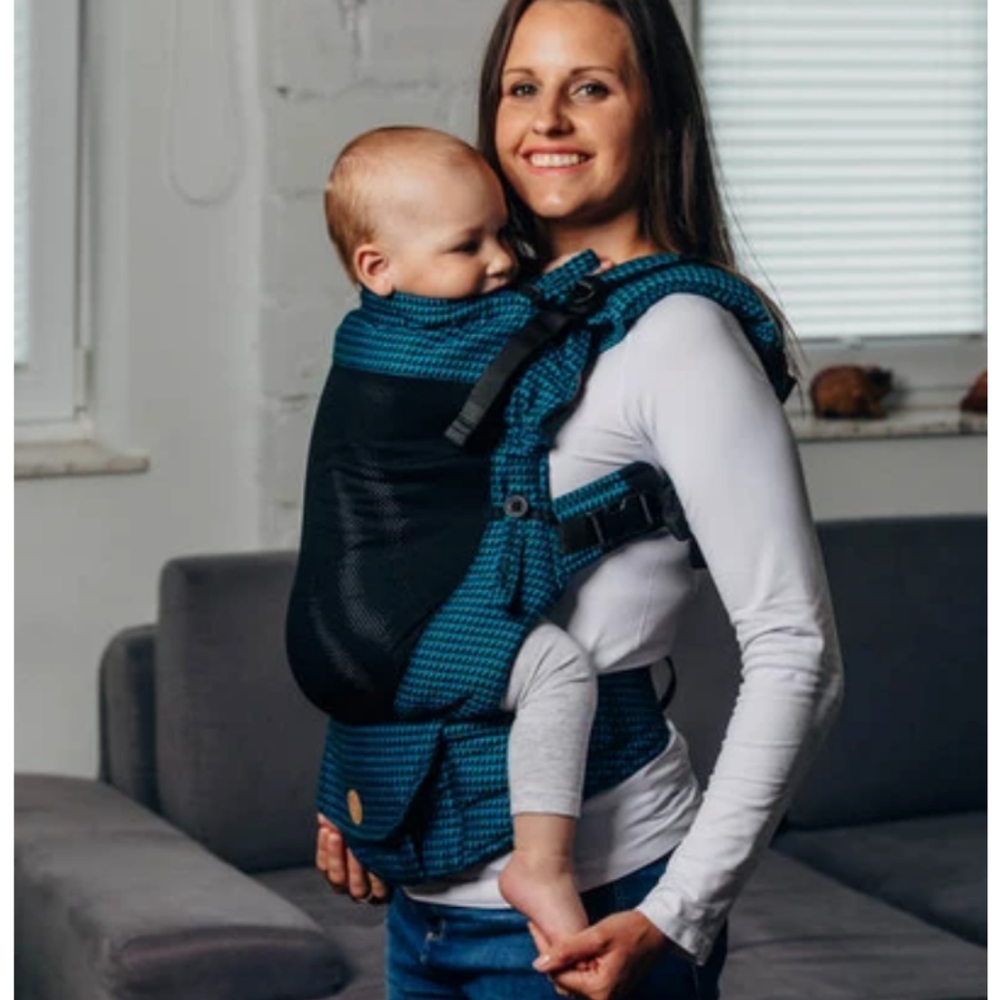 Mama and Roos Lenny Lamb baby carrier in Tanzanite